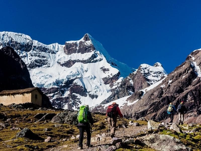 AUSANGATE TREK + REGENBOGEN BERGE 5 TAGE