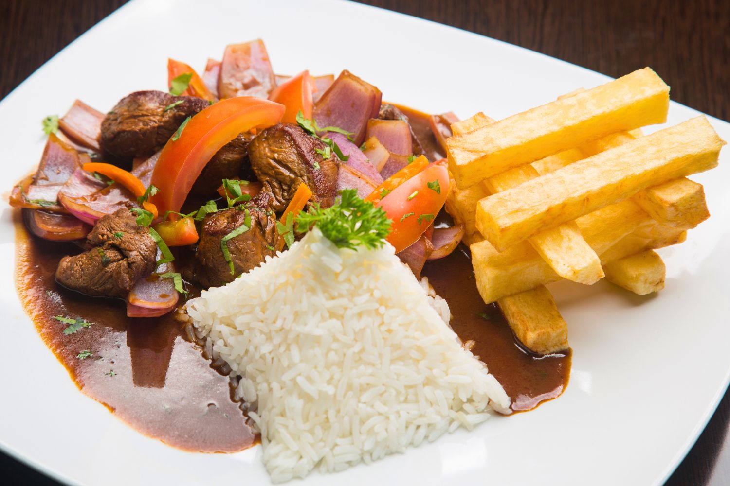 2. Lomo saltado