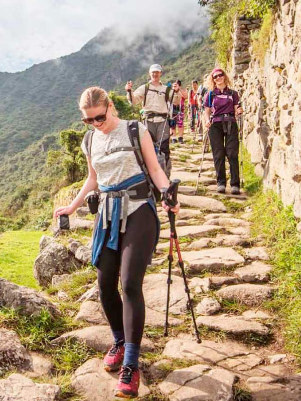 HOW TO CHOOSE YOUR TREKKING POLES?