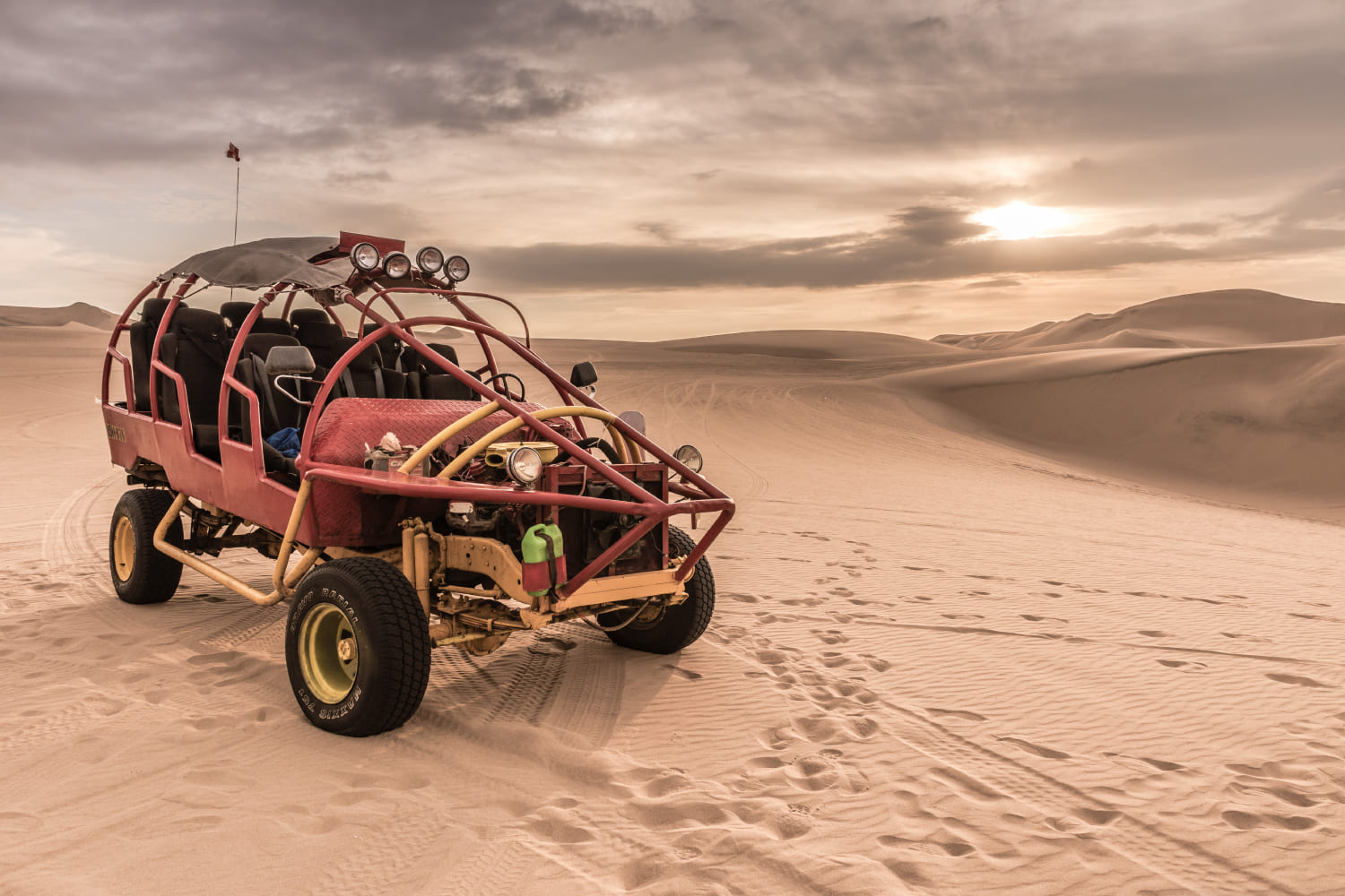 ADVENTURE SPORTS IN THE HUACACHINA OASIS