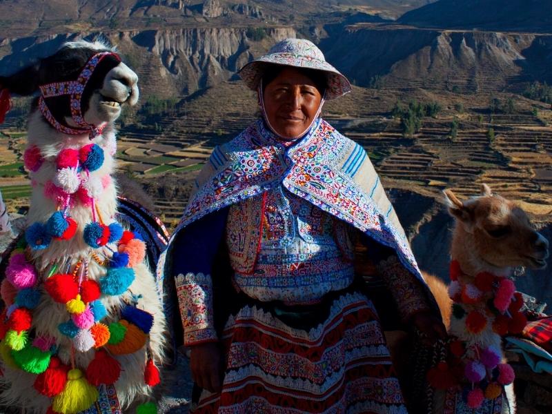 TOURS IN PERU:  COLCA CANYON  - AREQUIPA 