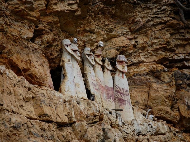 SARCOPHAGI VON KARAJIA