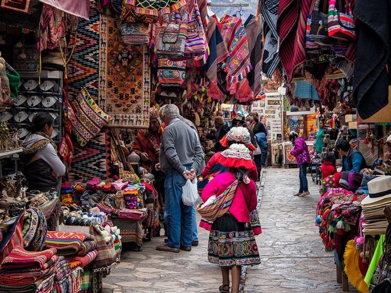 LOCAL VILLAGE MARKETS IN THE SACRED VALLEY