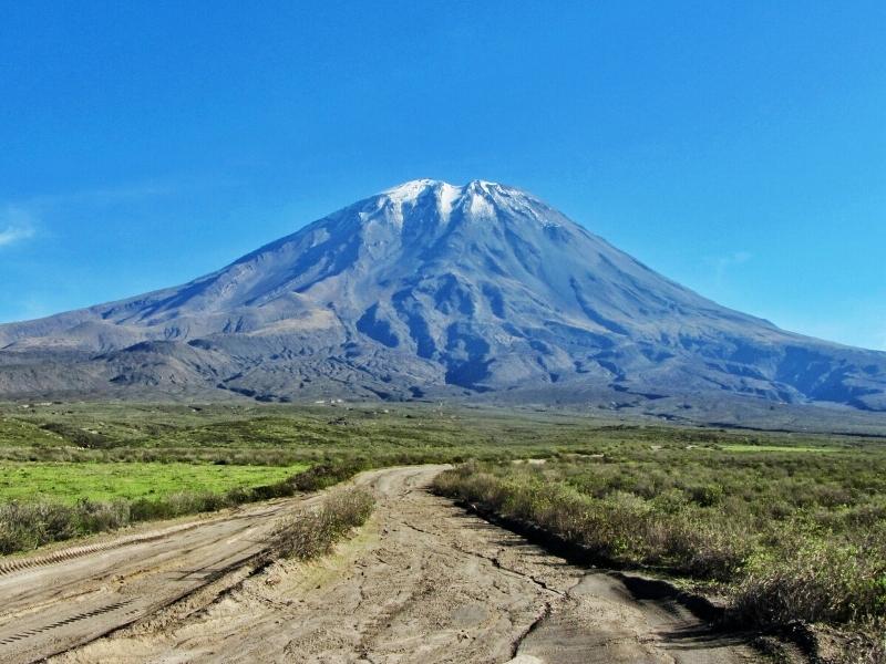 HIKE TO THE VOLCANOES