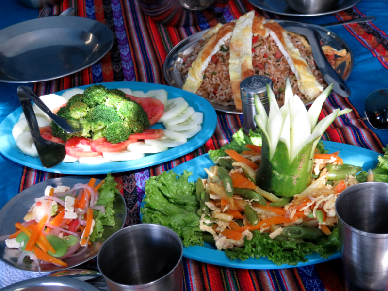 lunch on inca trail by andean great treks